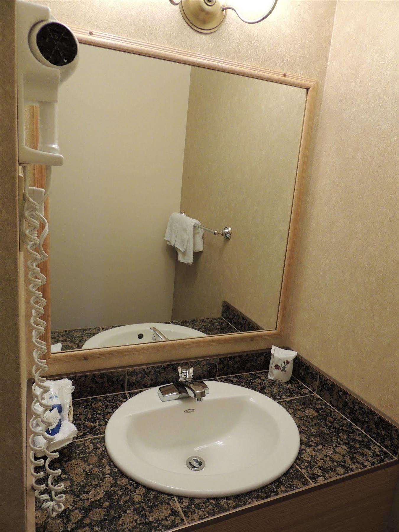Rodeway Inn Gaspé Extérieur photo